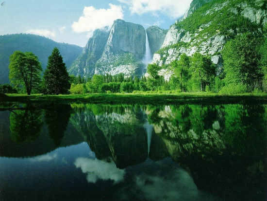 3D Mountain and Lake Screensaver